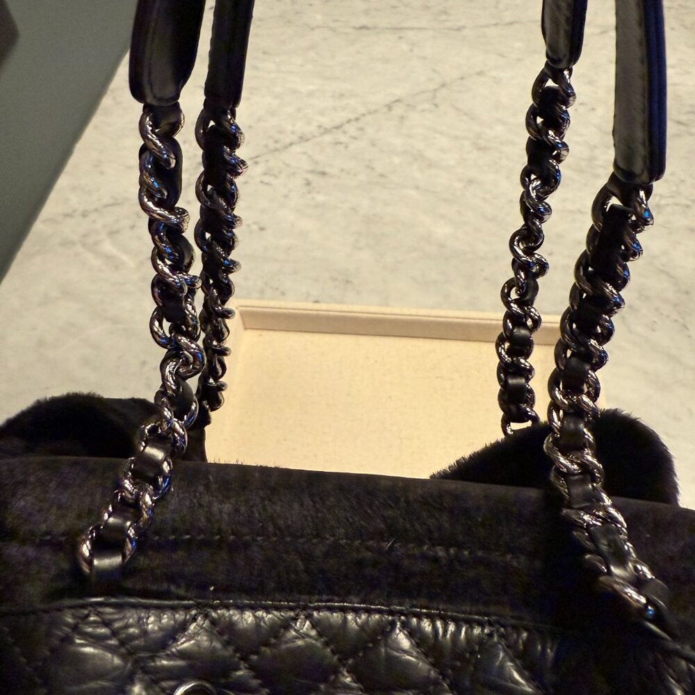 Chanel Matelassé Pony-Style Calfskin Shoulder Bag - Picture 5 of 8